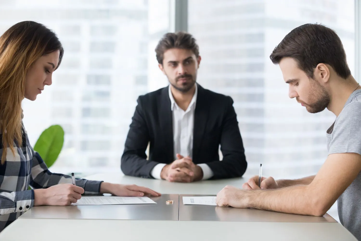 How EH Mediation Guides Couples Toward Fair and Balanced Outcomes Chesham