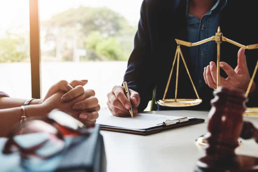 Court Applications vs. Mediation: A Less Stressful Path with EH Mediation Chesham